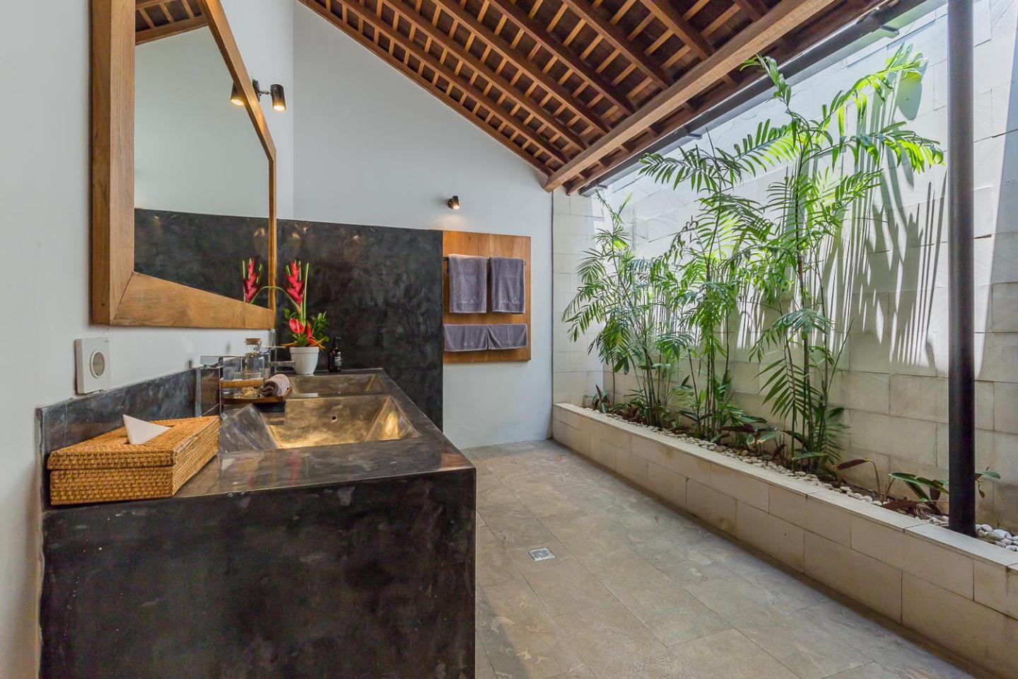 Hitu * Seminyak (Bali)