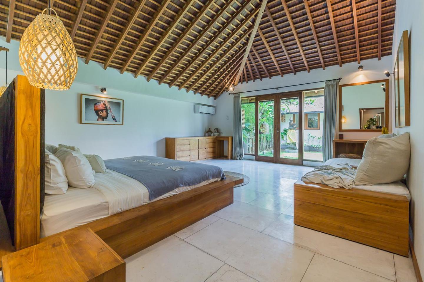 Hitu Villa *