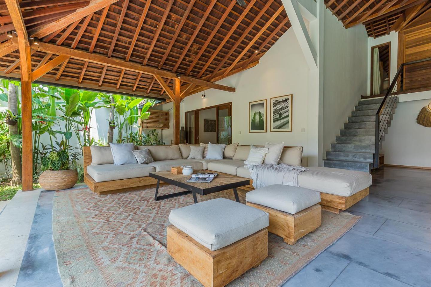 Hitu Villa *