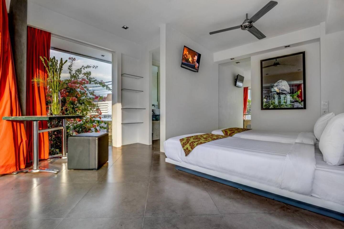 Stunning 4 Bed, Butler Service, Security, * Seminyak