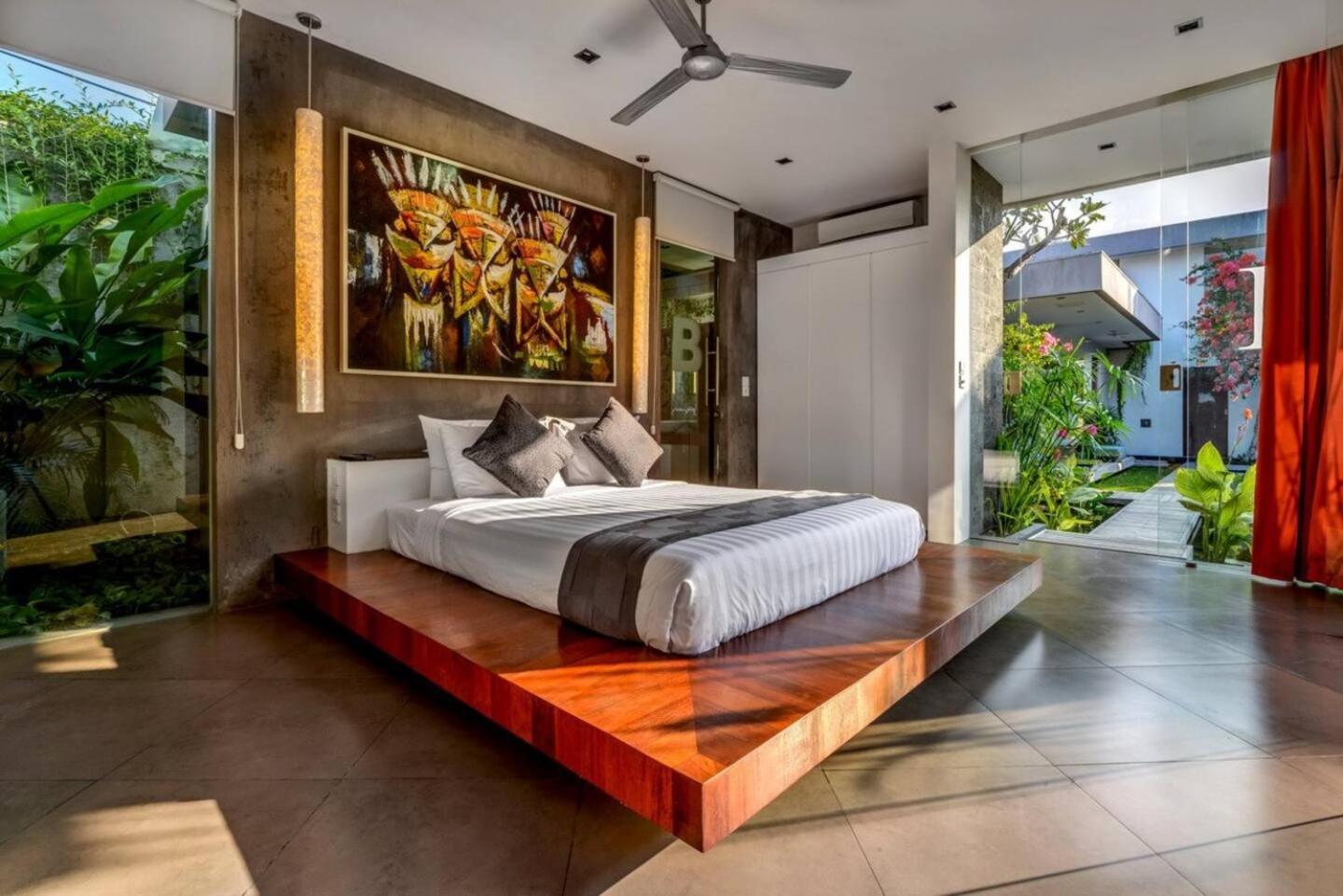 Stunning 4 Bed, Butler Service, Security, * Seminyak