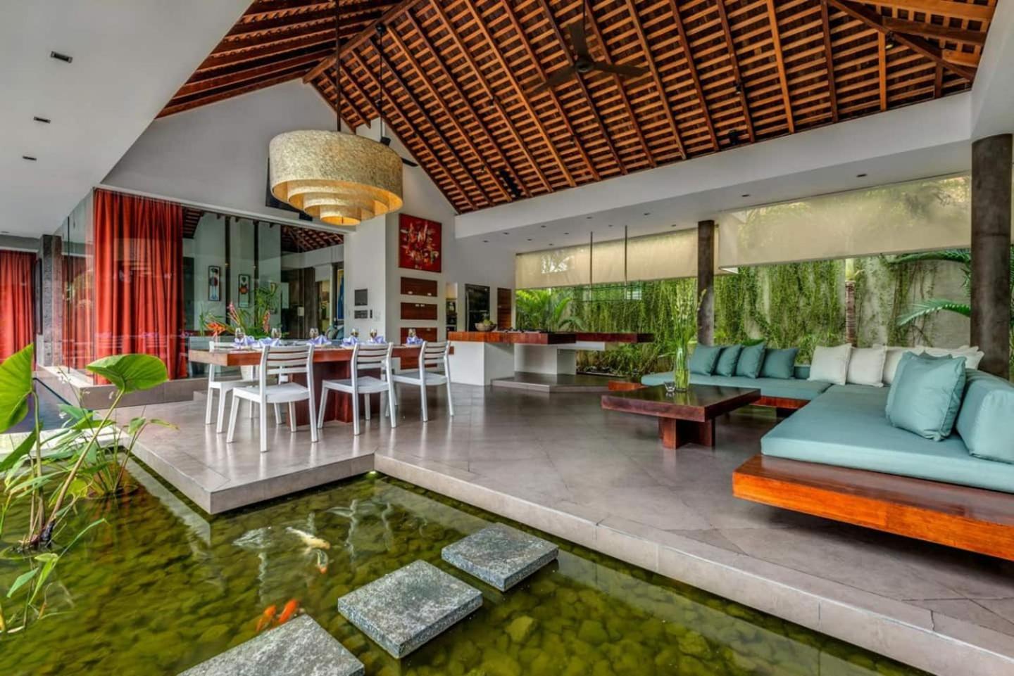 Stunning 4 Bed, Butler Service, Security, Villa