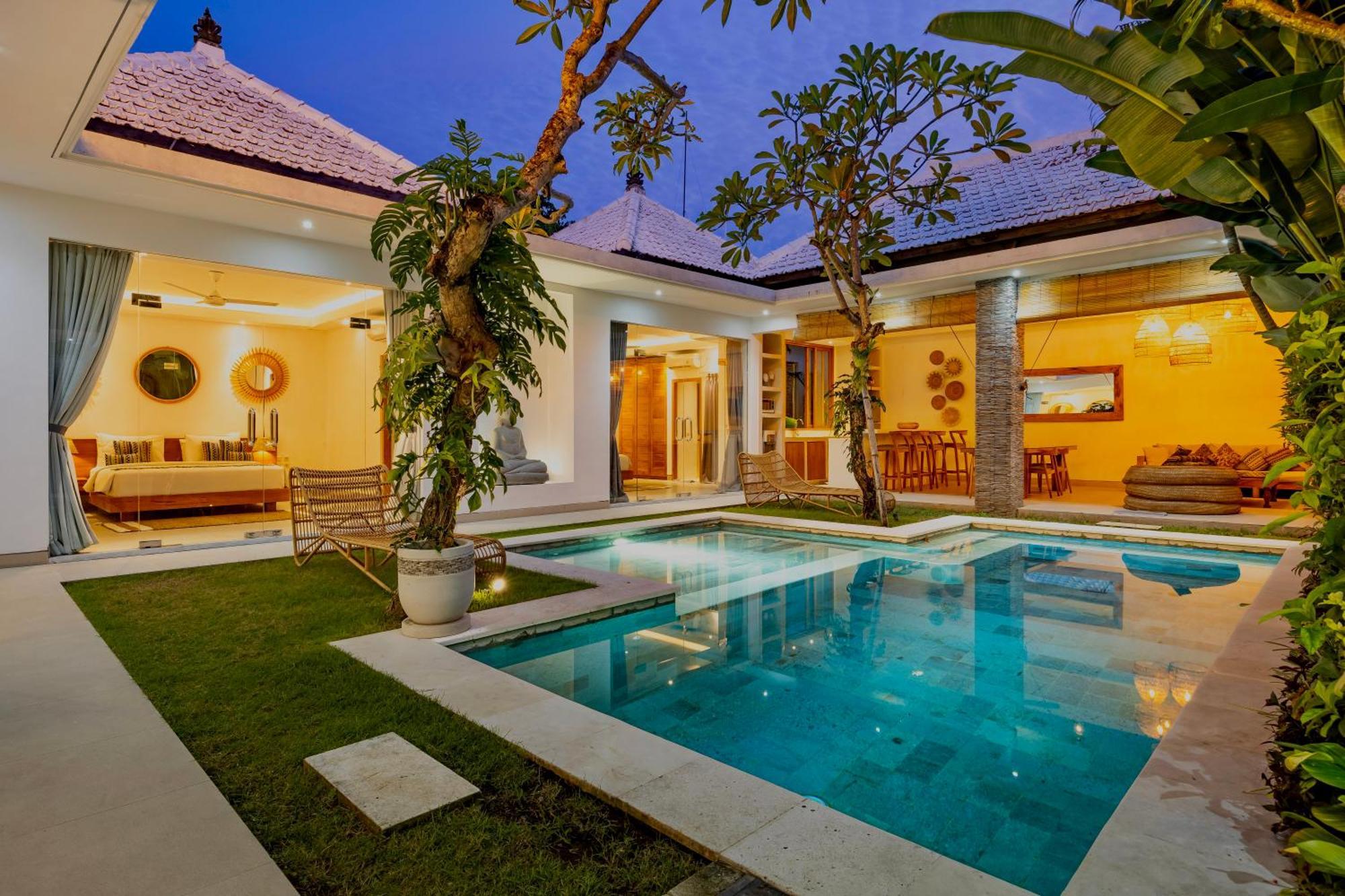New 4 Bdr Rooftop & Pool Petitenget *