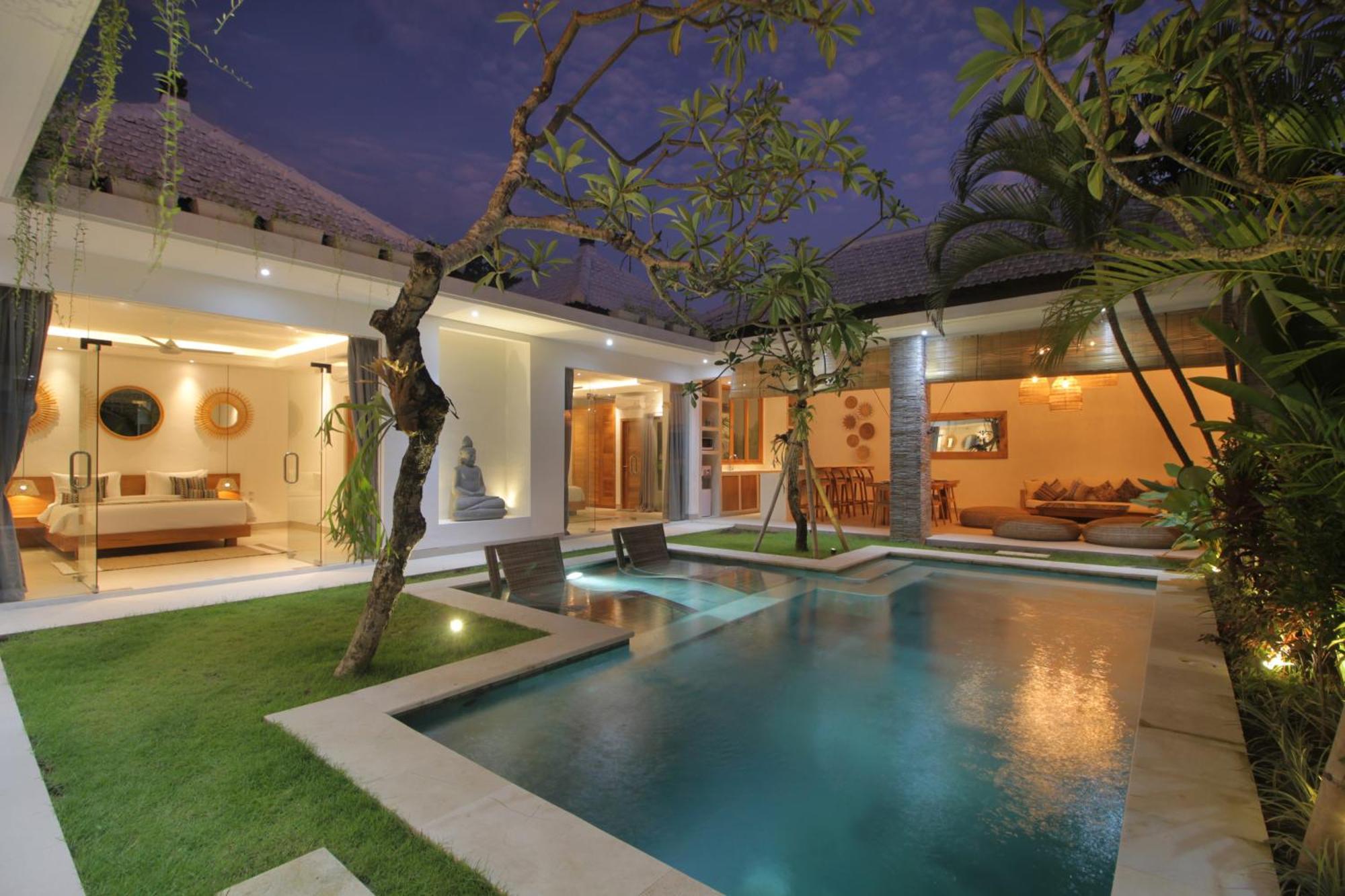 New 4 Bdr Rooftop & Pool Petitenget Villa *