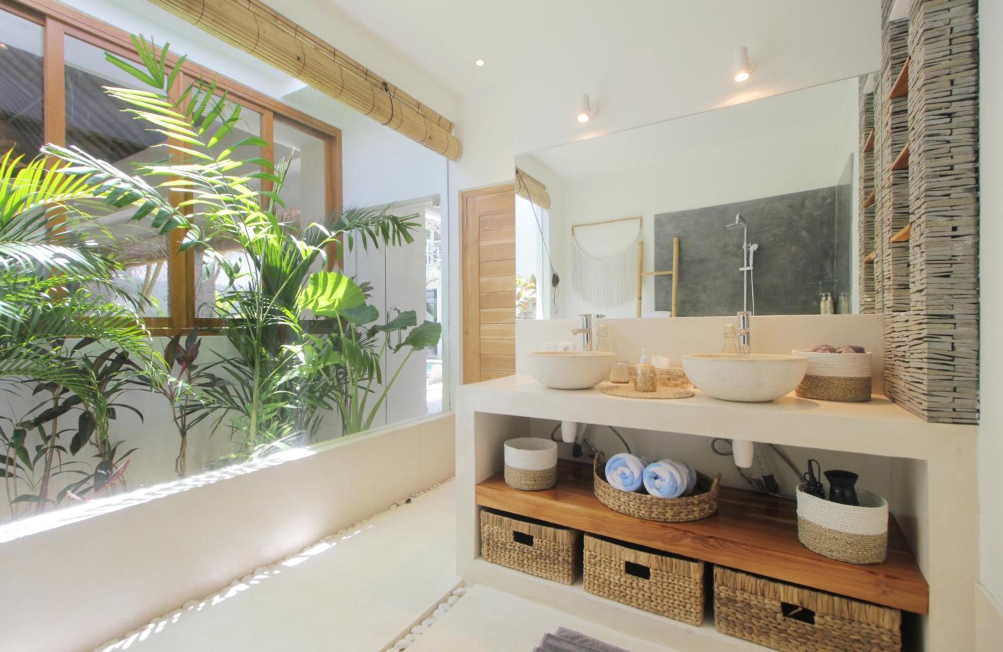 New 4 Bdr Rooftop & Pool Petitenget Villa *