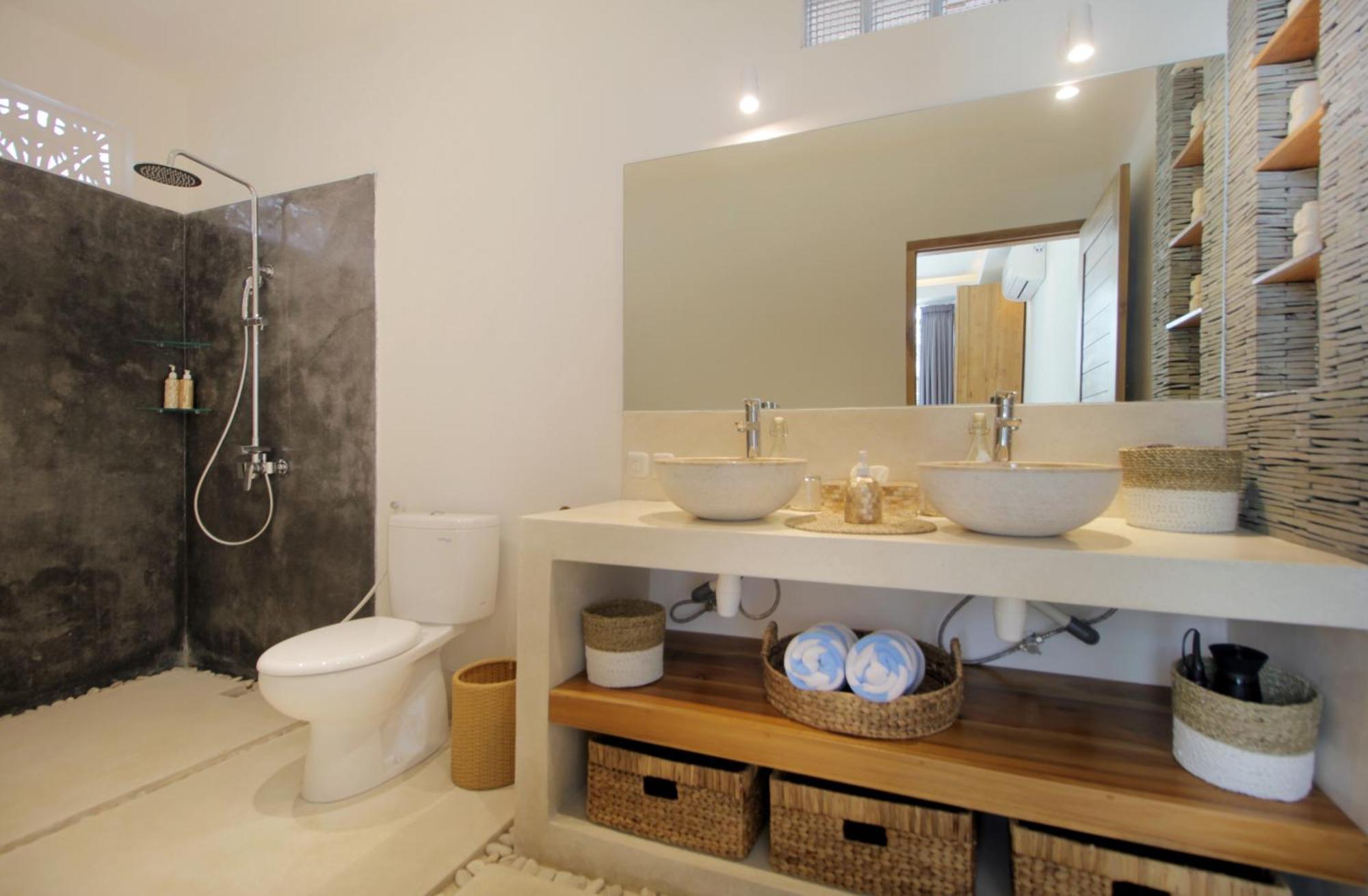 New 4 Bdr Rooftop & Pool Petitenget Villa *