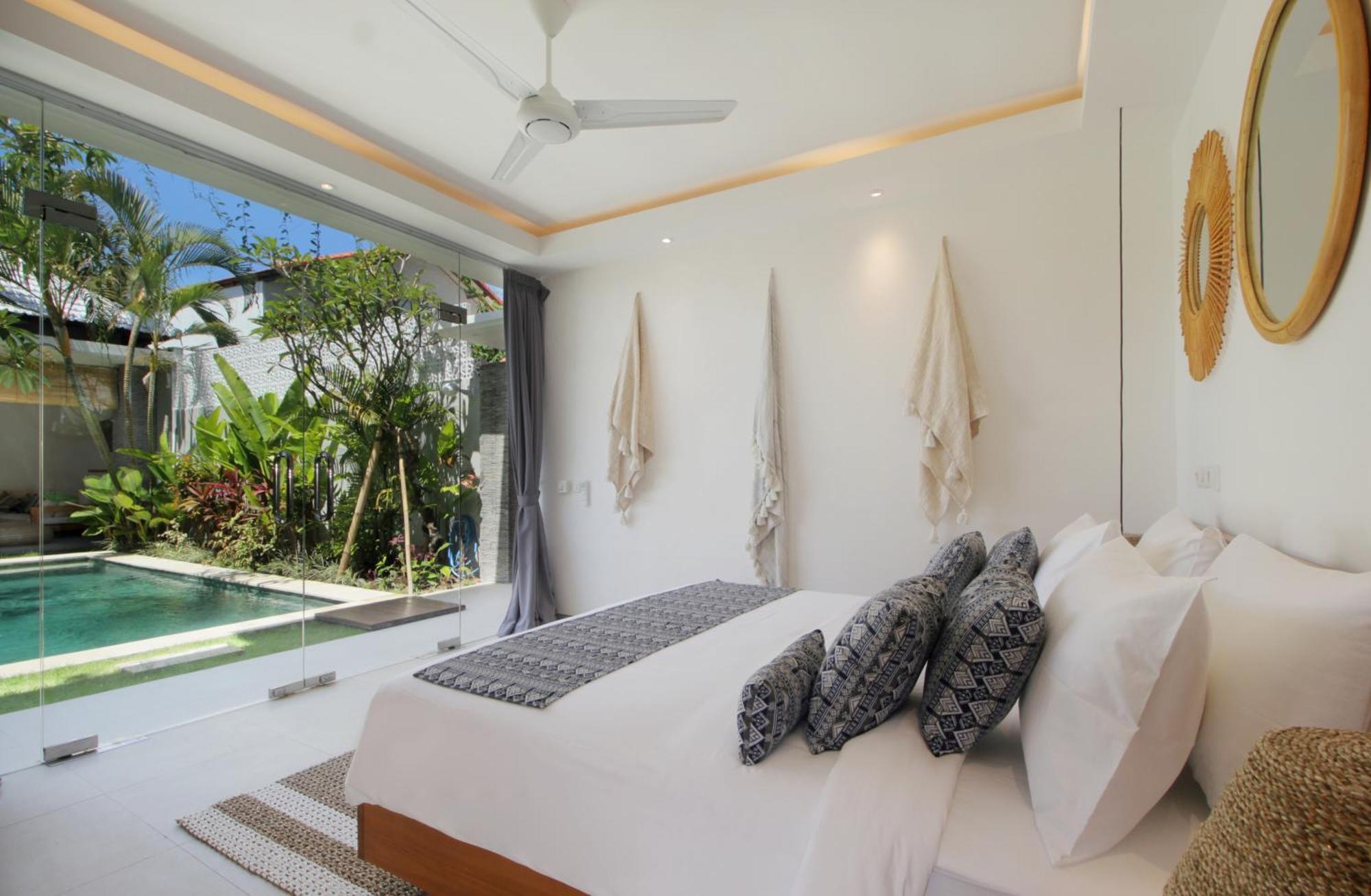 New 4 Bdr Rooftop & Pool Petitenget Villa *