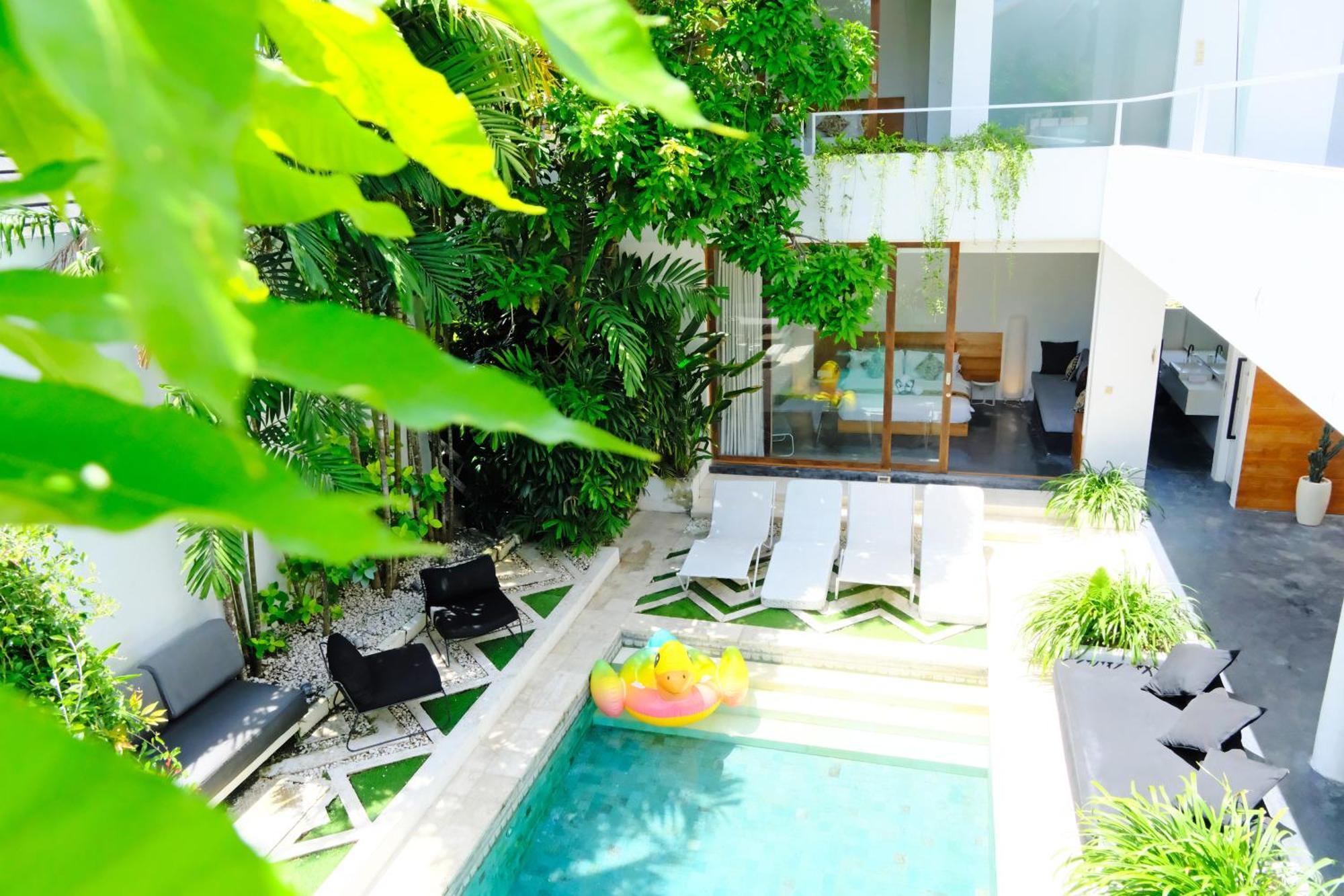 Modern & 3 Bedroom Cinema Seminyak (Bali)