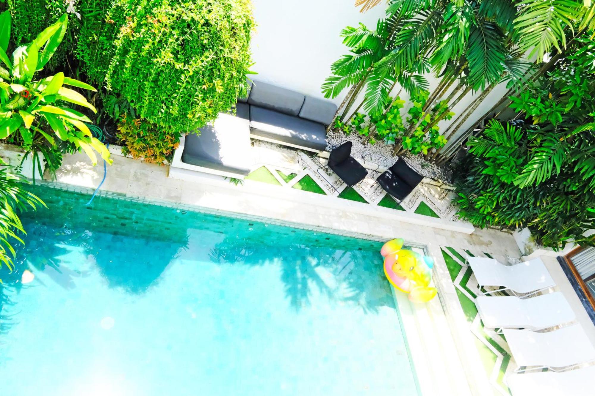 Modern & 3 Bedroom Cinema * Seminyak (Bali)