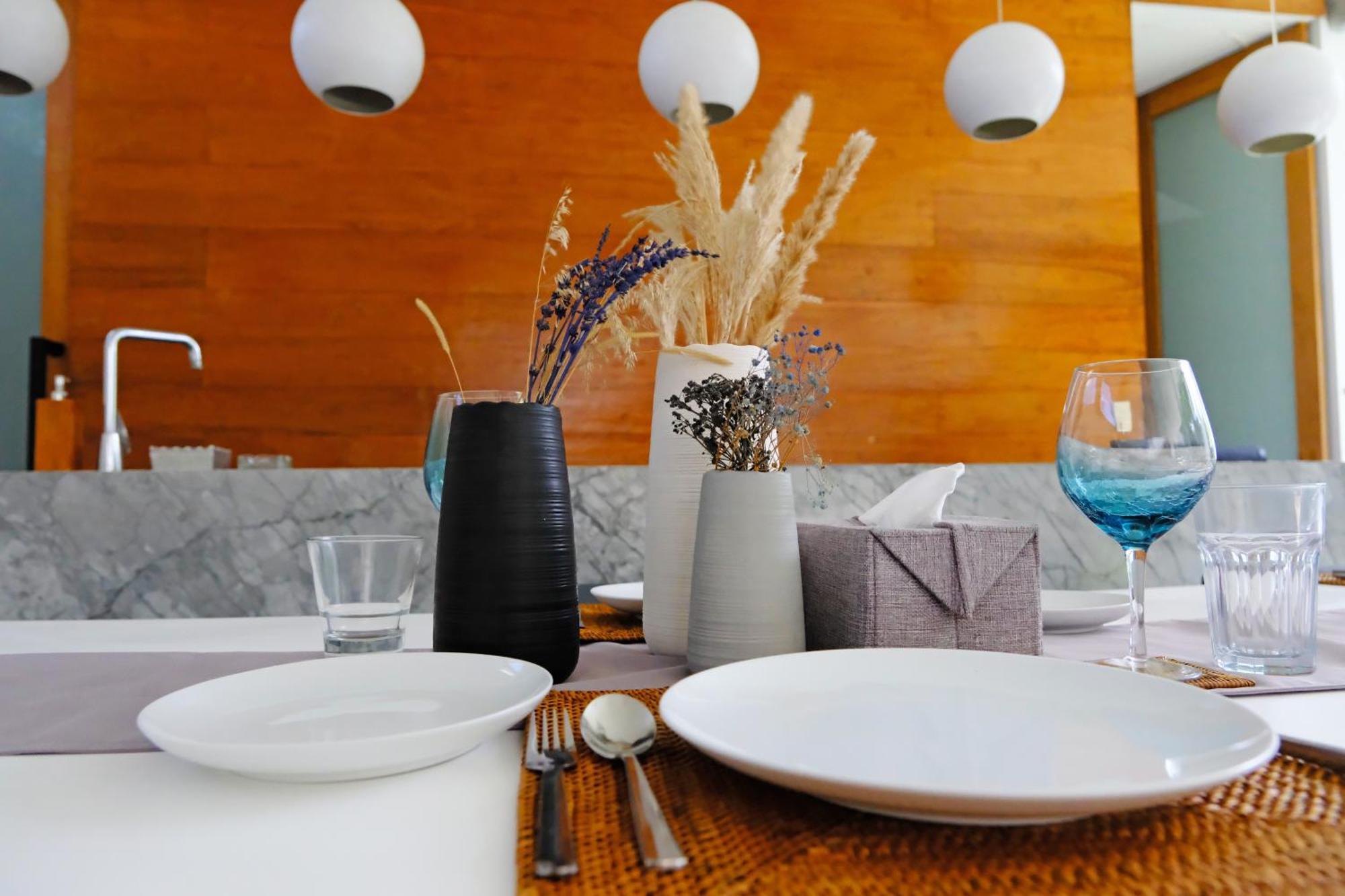 Modern & 3 Bedroom Cinema Villa Seminyak (Bali)