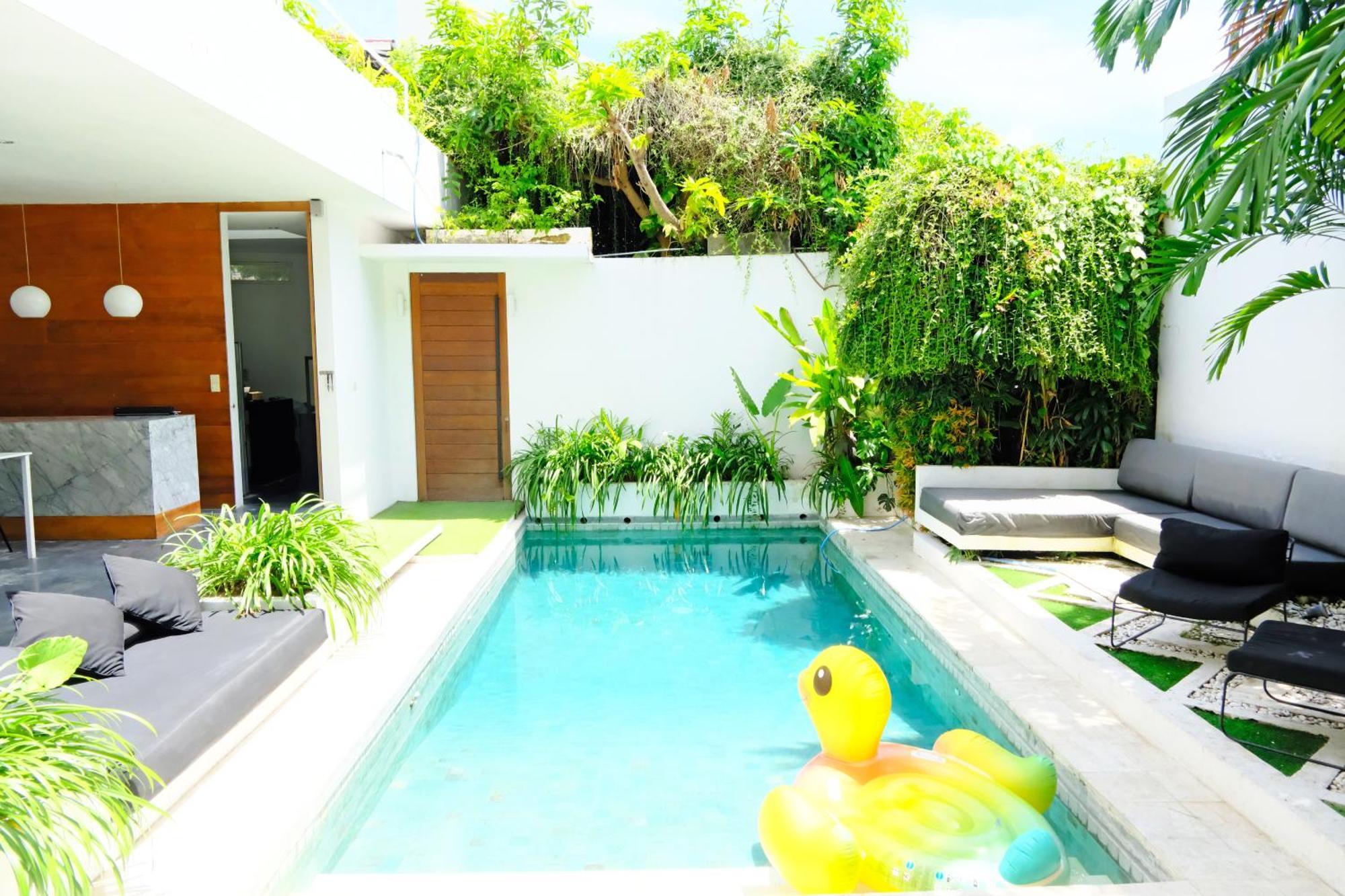 Modern & 3 Bedroom Cinema Seminyak (Bali)