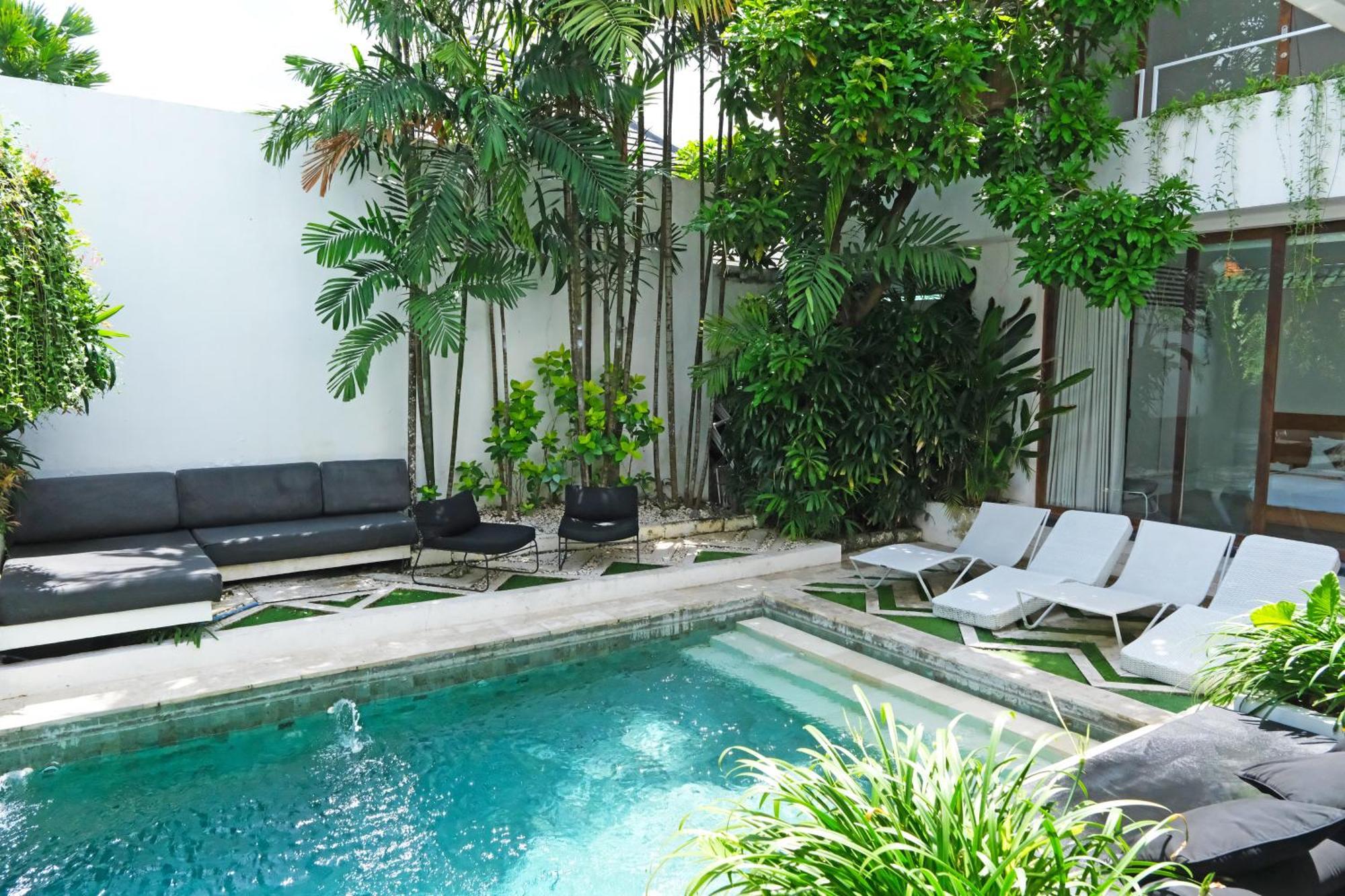 Modern & 3 Bedroom Cinema * Seminyak (Bali)