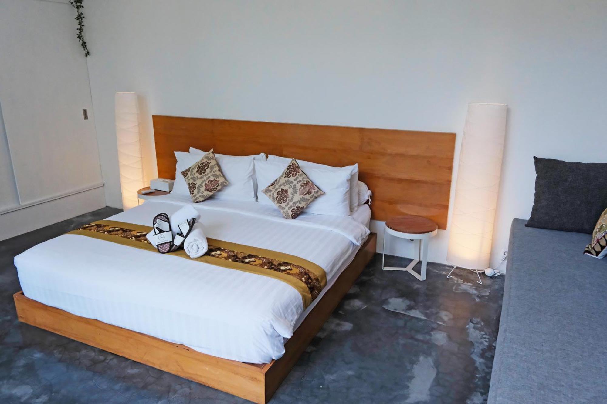 Modern & 3 Bedroom Cinema Seminyak (Bali)