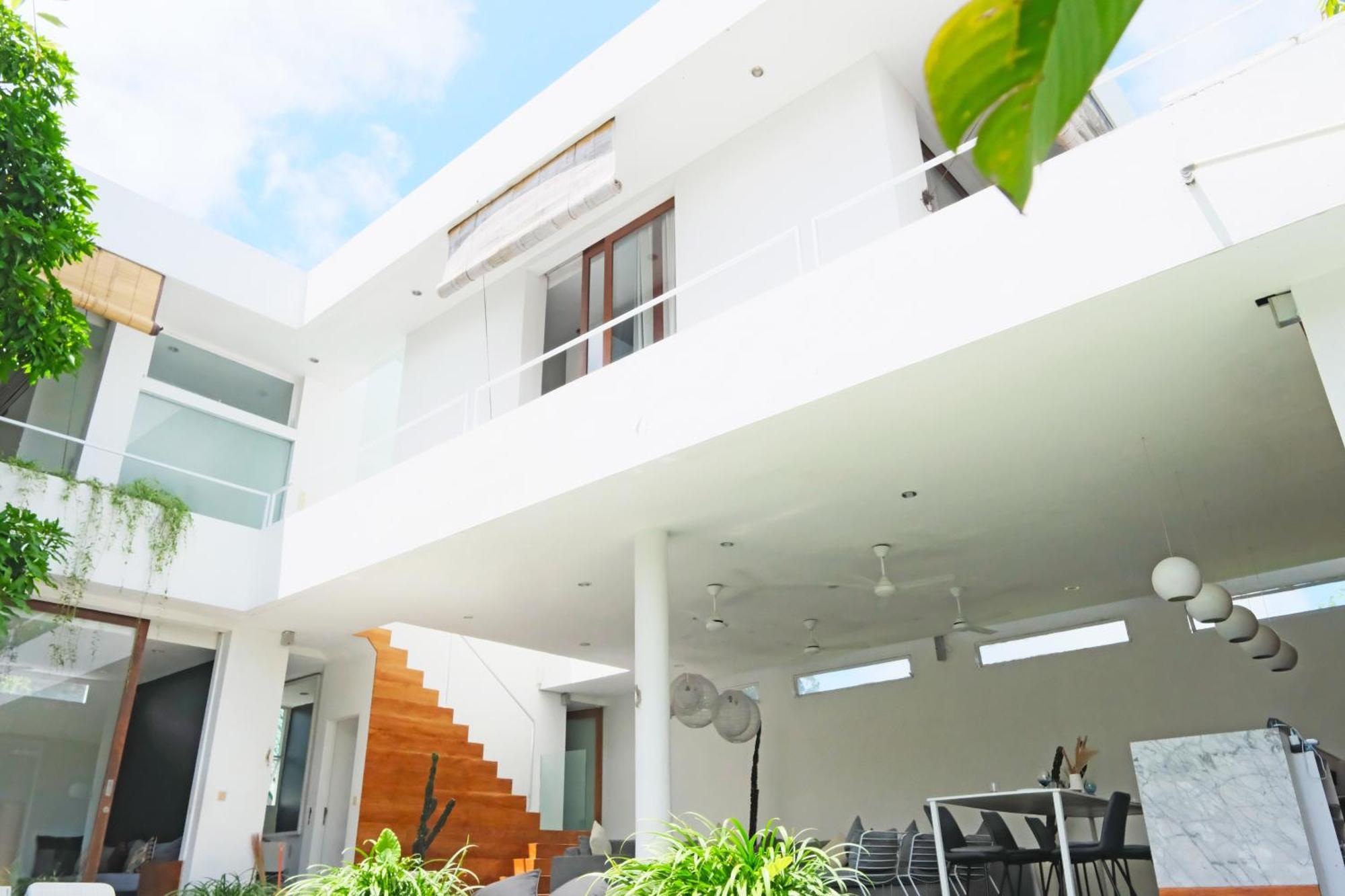Villa Modern & 3 Bedroom Cinema Seminyak (Bali)