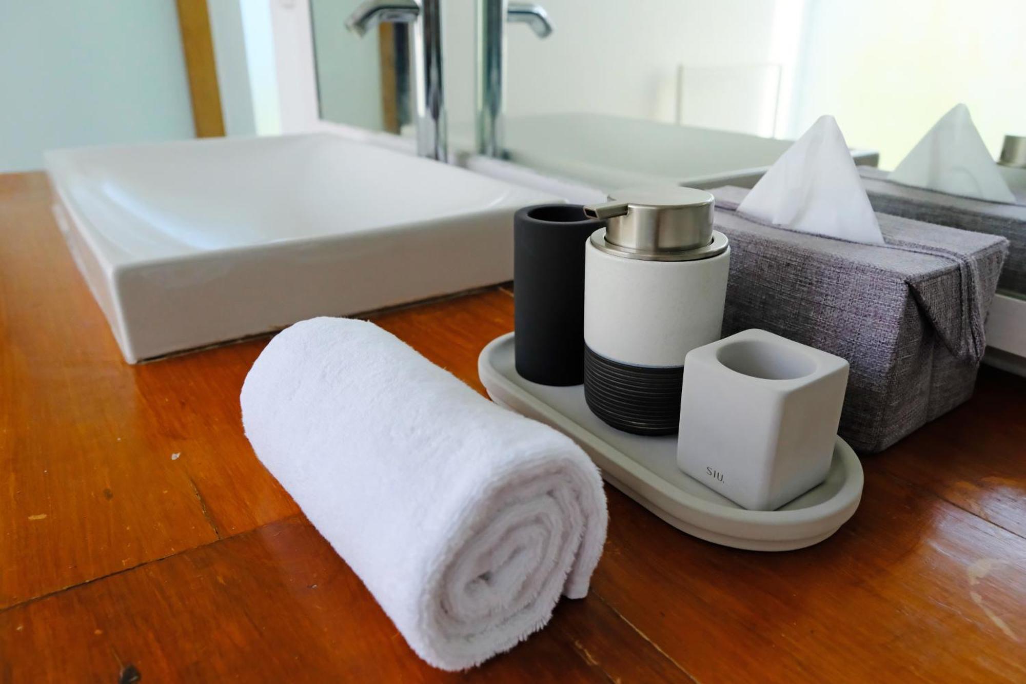 Modern & 3 Bedroom Cinema Seminyak (Bali)