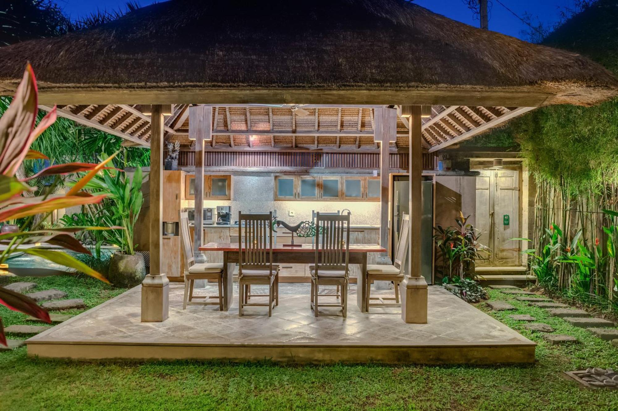 Biệt thự Tirta Naga Bali Seminyak (Bali)