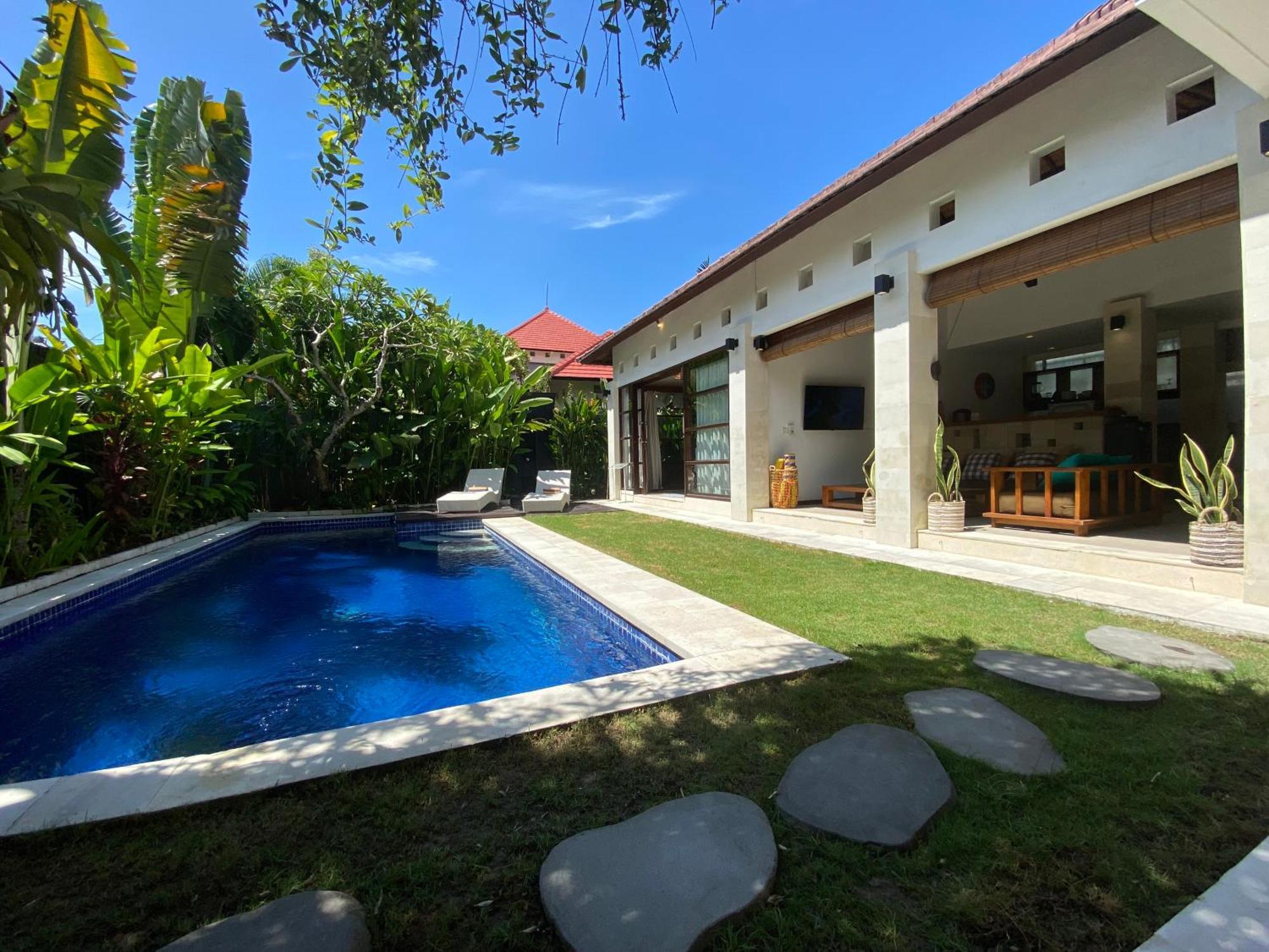 Villa Spacious In Petitenget Location