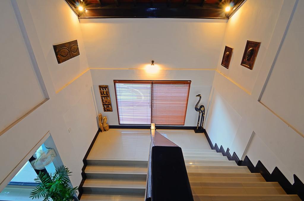 Kibbi Villa *