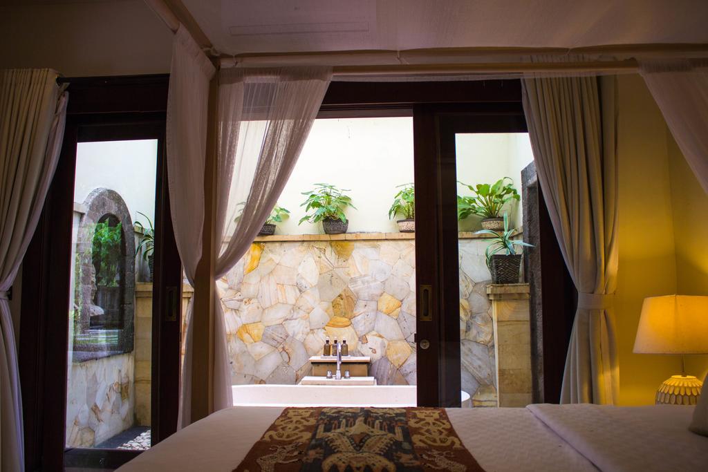 Villa Arwana Estate *