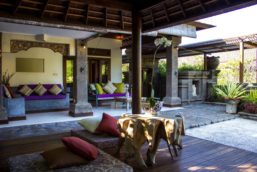 Villa Arwana Estate *