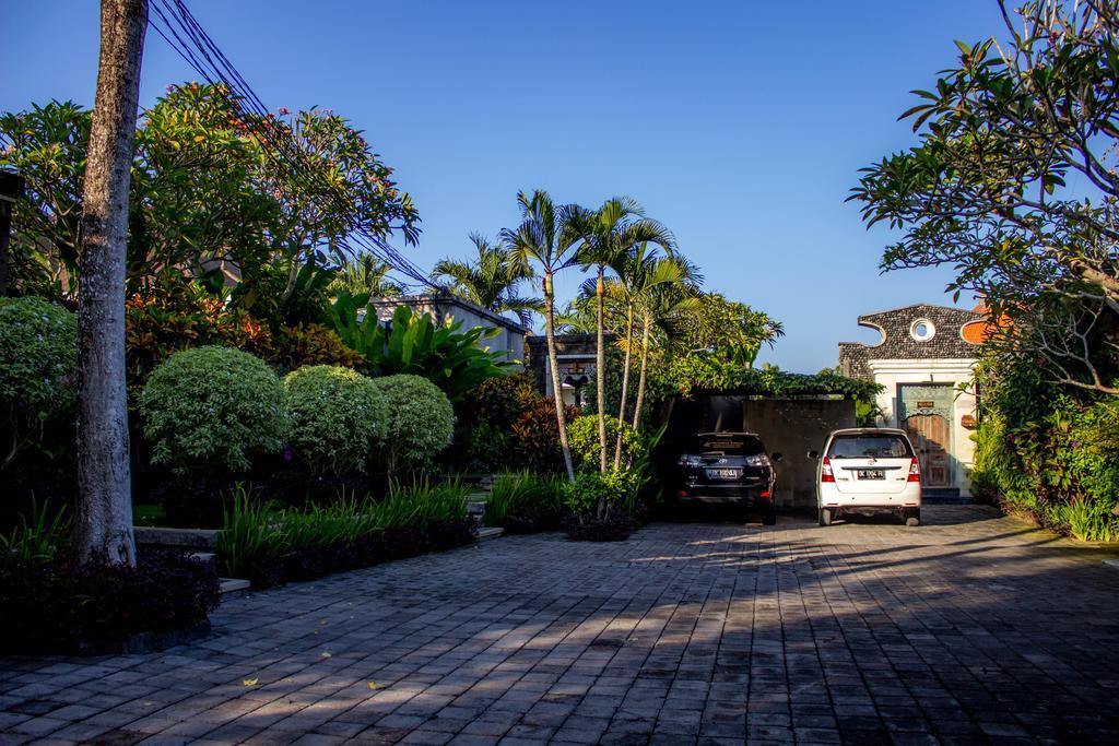 Villa Arwana Estate