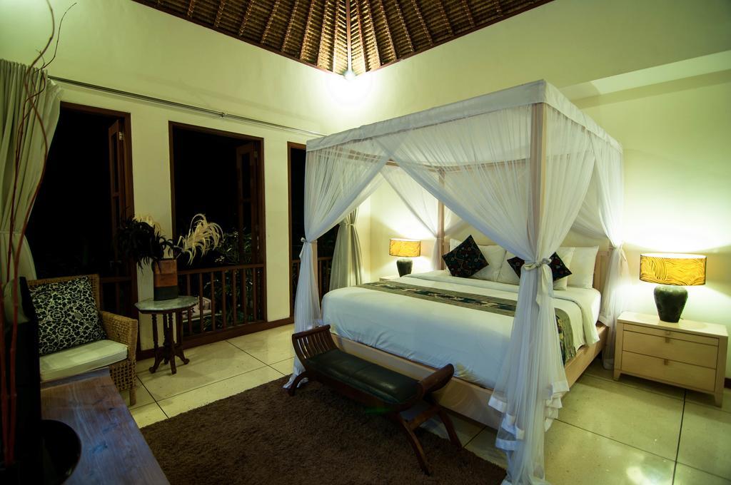 Villa Arwana Estate *