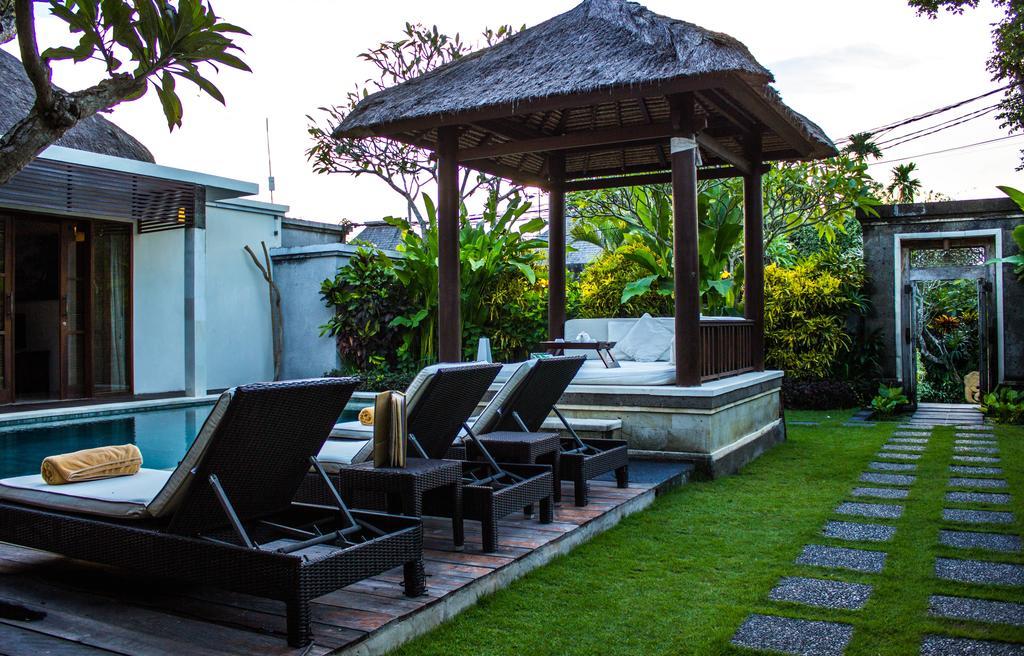 Villa Arwana Estate *