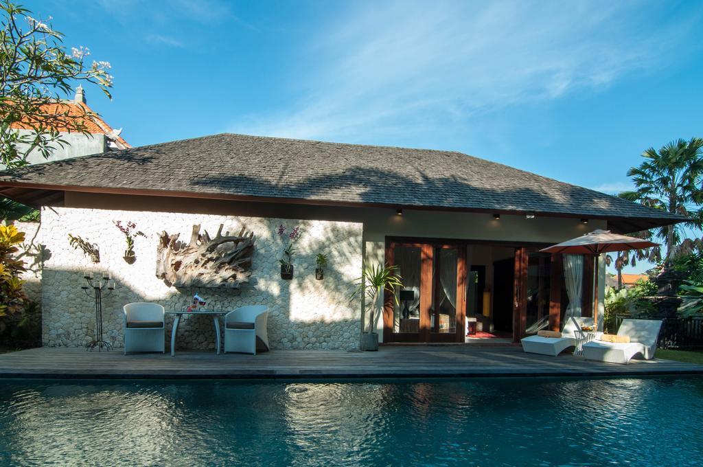 Arwana Estate