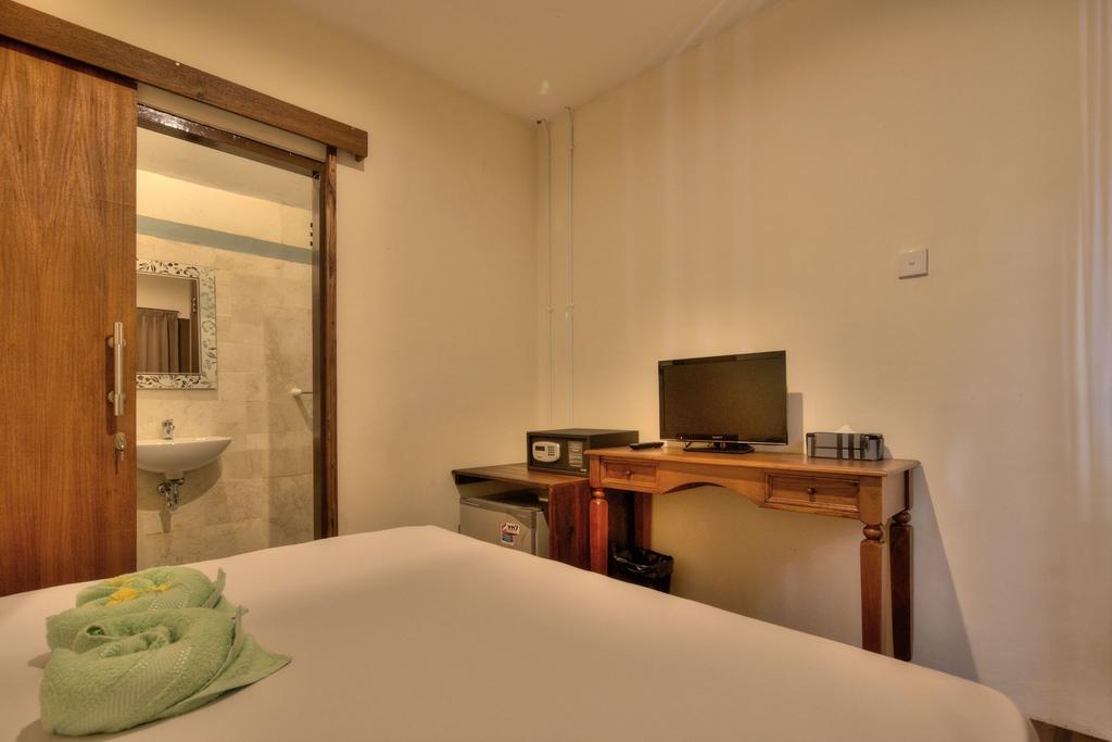 M Box Hostel Seminyak (Bali)
