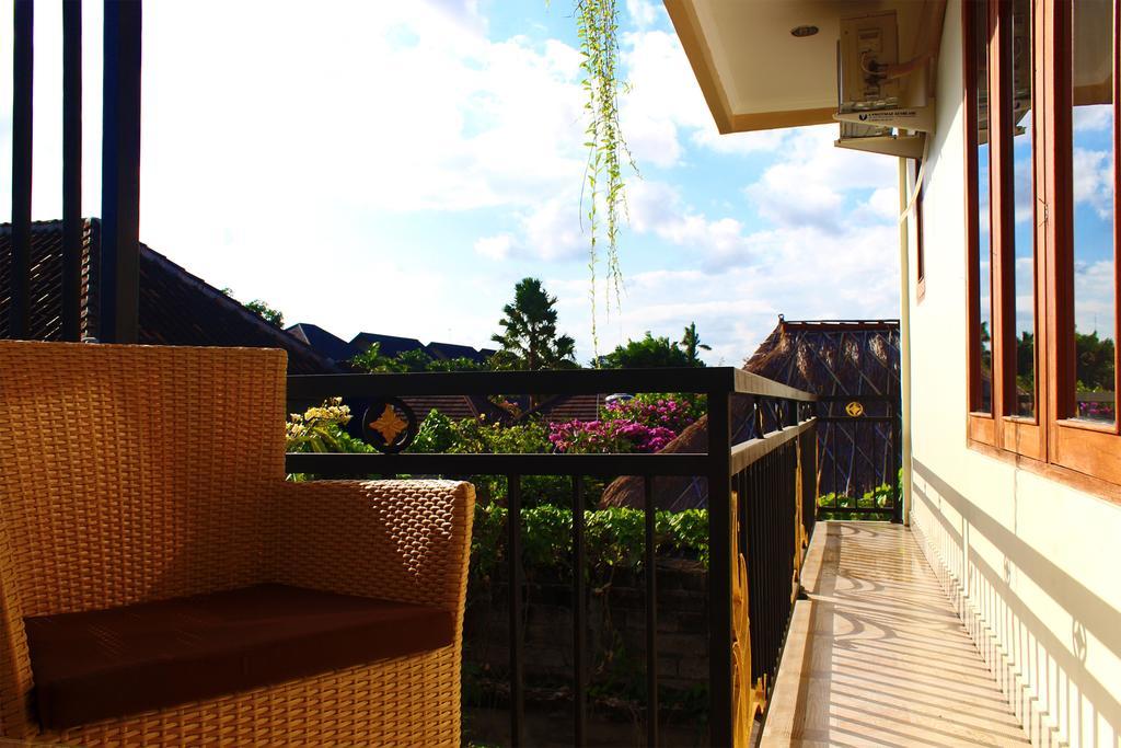 Cr Tris Guest house Seminyak (Bali)