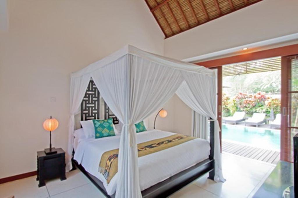 Arwana Estate Villa *