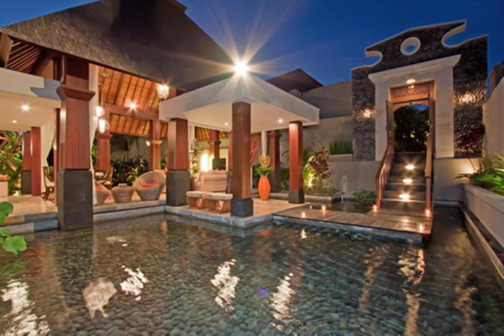 Arwana Estate *