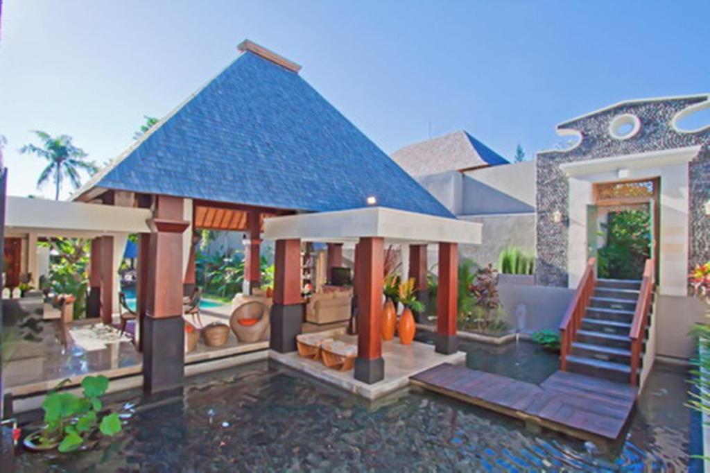 Arwana Estate Villa