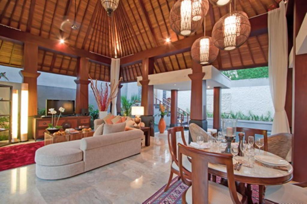 Arwana Estate *