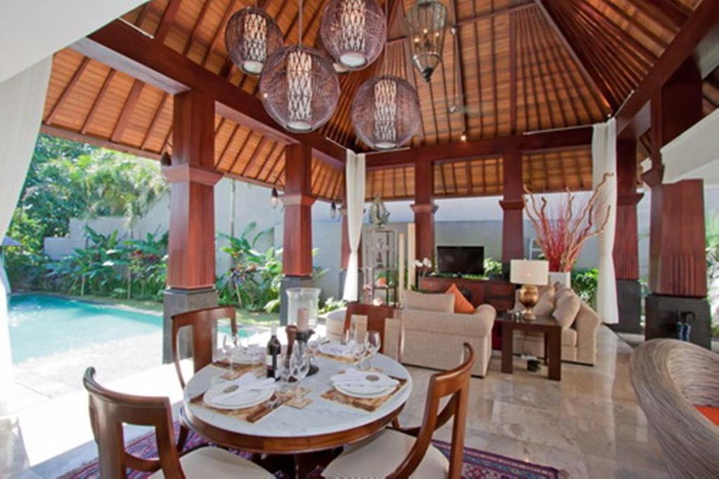 Villa Arwana Estate