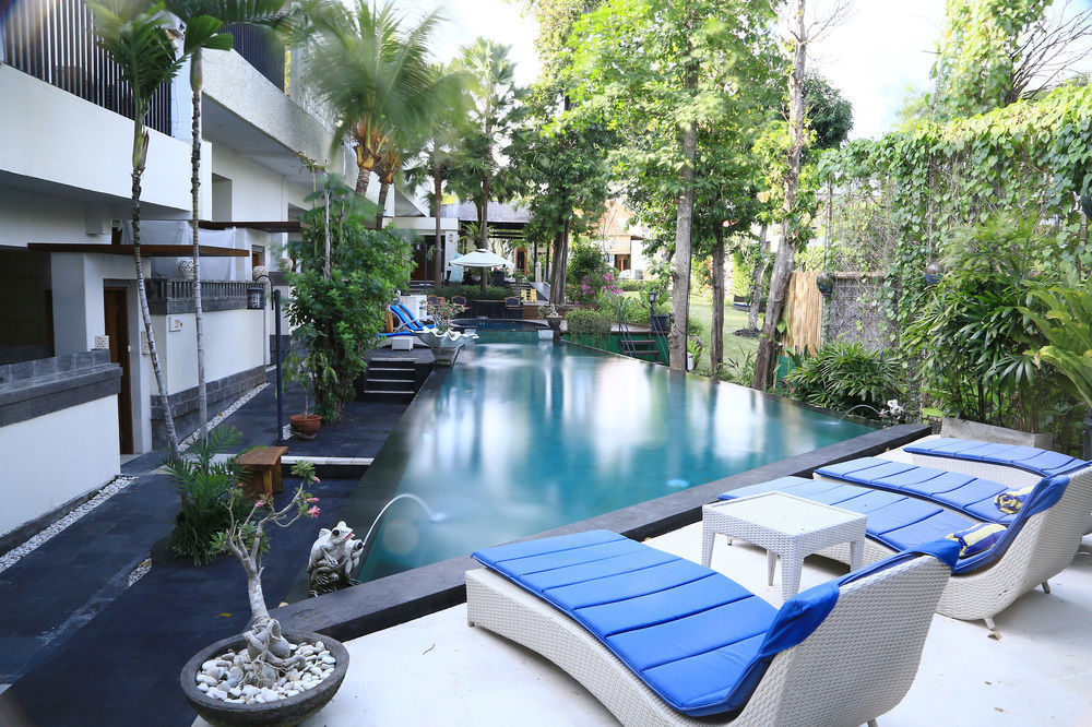 Marbella Pool