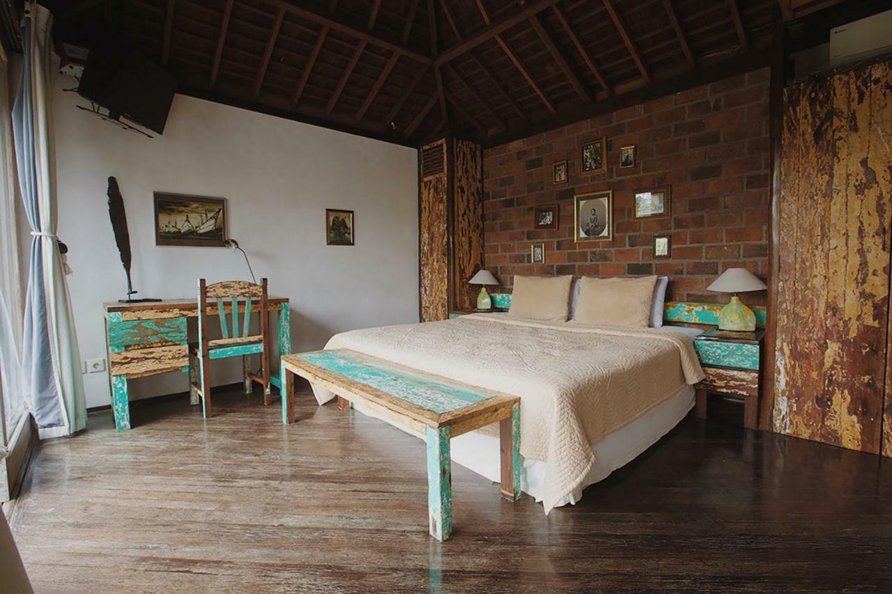 Phinisi -