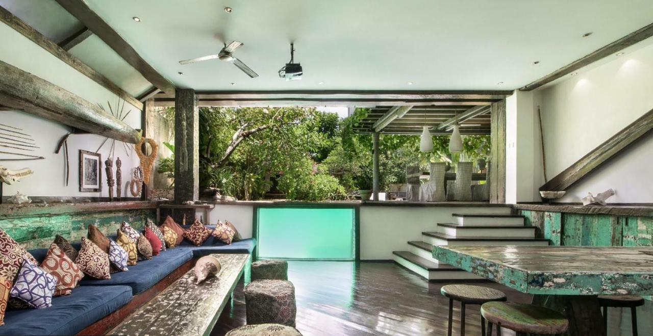Phinisi - * Seminyak (Bali)