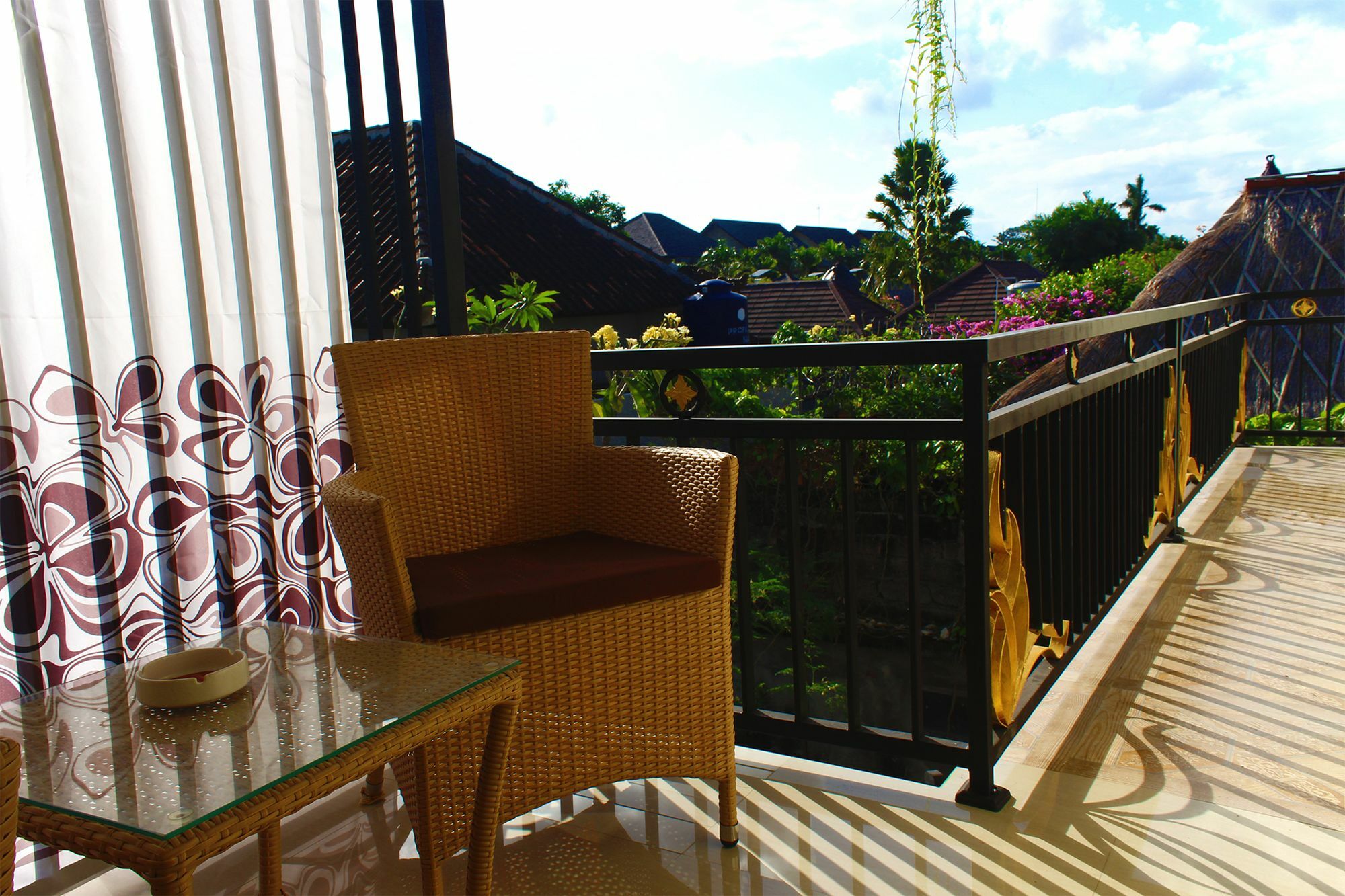 Cr Tris Guest house