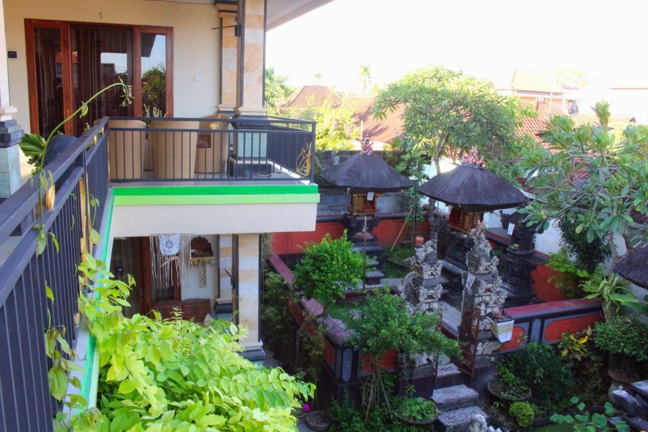 Cr Tris Seminyak (Bali)