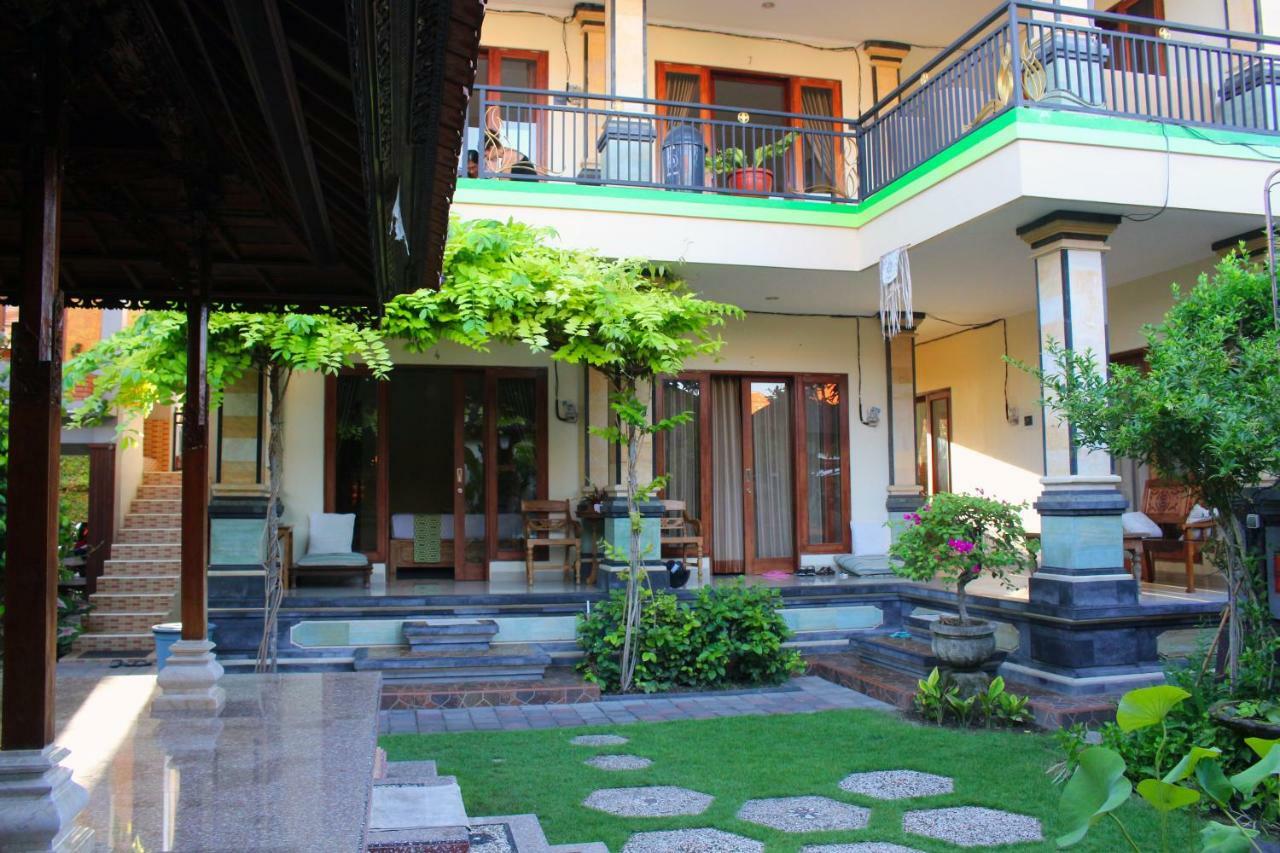 Cr Tris 2* Seminyak (Bali)