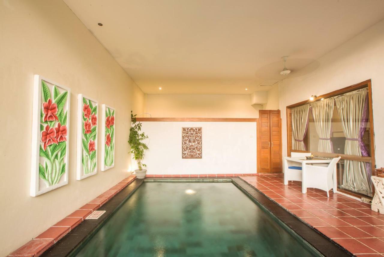 Marbella Pool Tempat peranginan