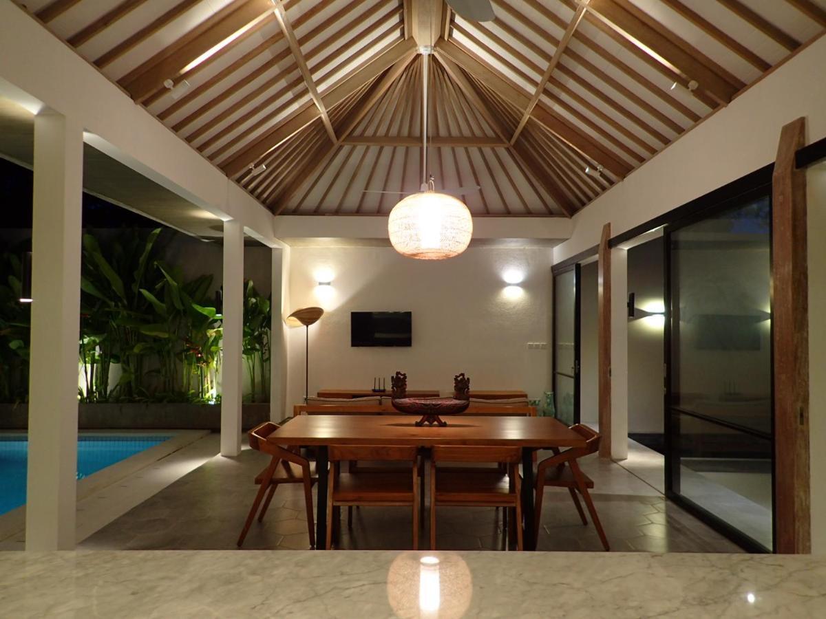 Hujan Seminyak (Bali)