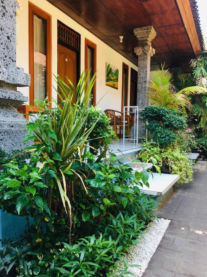 Nadialit * Seminyak (Bali)
