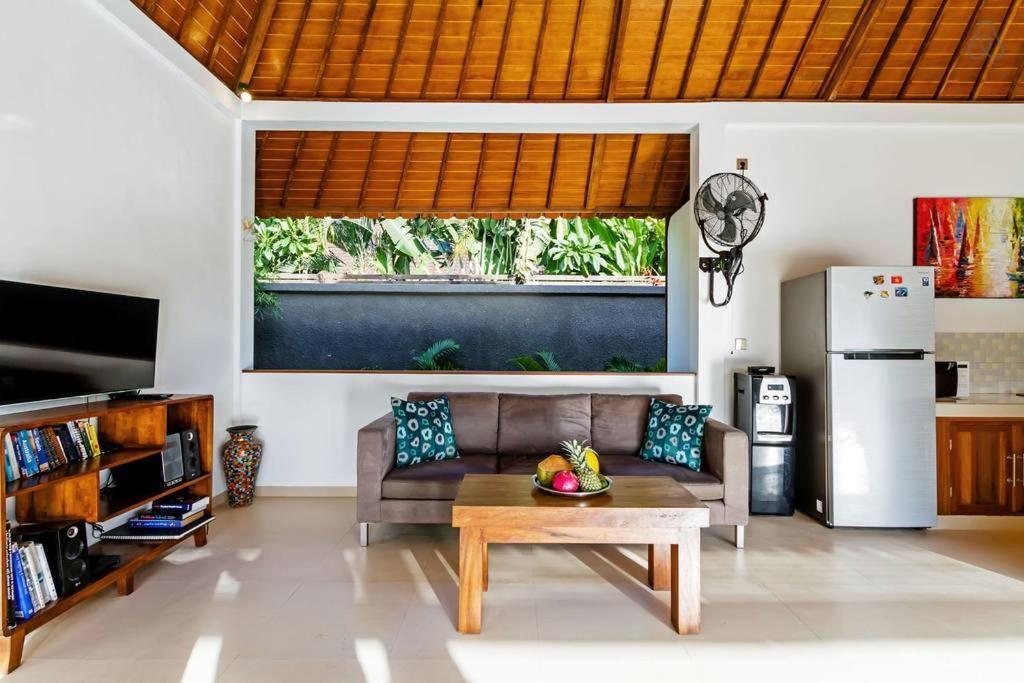 Villa Awesome 1br In The Heart Of Seminyak (Bali)