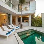Villa Bunga-Bunga Kecil C