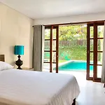Villa Emma | Heart Of Seminyak | 350M Beach