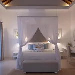 Lakshmi Luxury Villas, Walk To The Beach And Seminyak Shopping