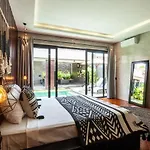 Simple And Magical . Villa Almaya
