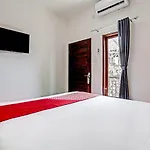 Oyo 91080 Kubu D&D Guesthouse